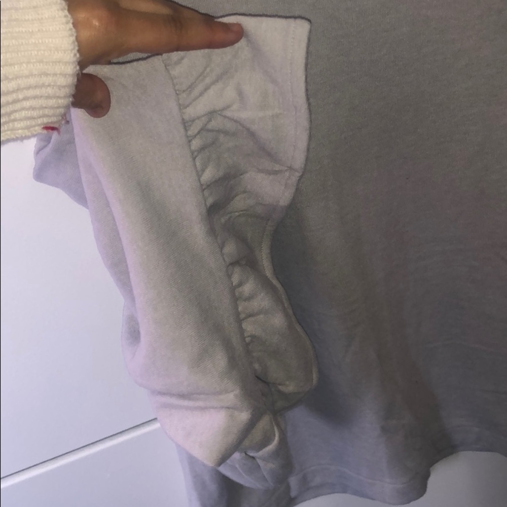 Ruffled sleeve sweater - Picture 3 of 3